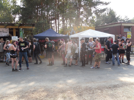 Break The Silence Festival_Tresen und Verkaufsst�nde