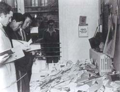 Pl�nderung des Institutes f�r Sexualwissenschaften durch die Nationalsozialisten